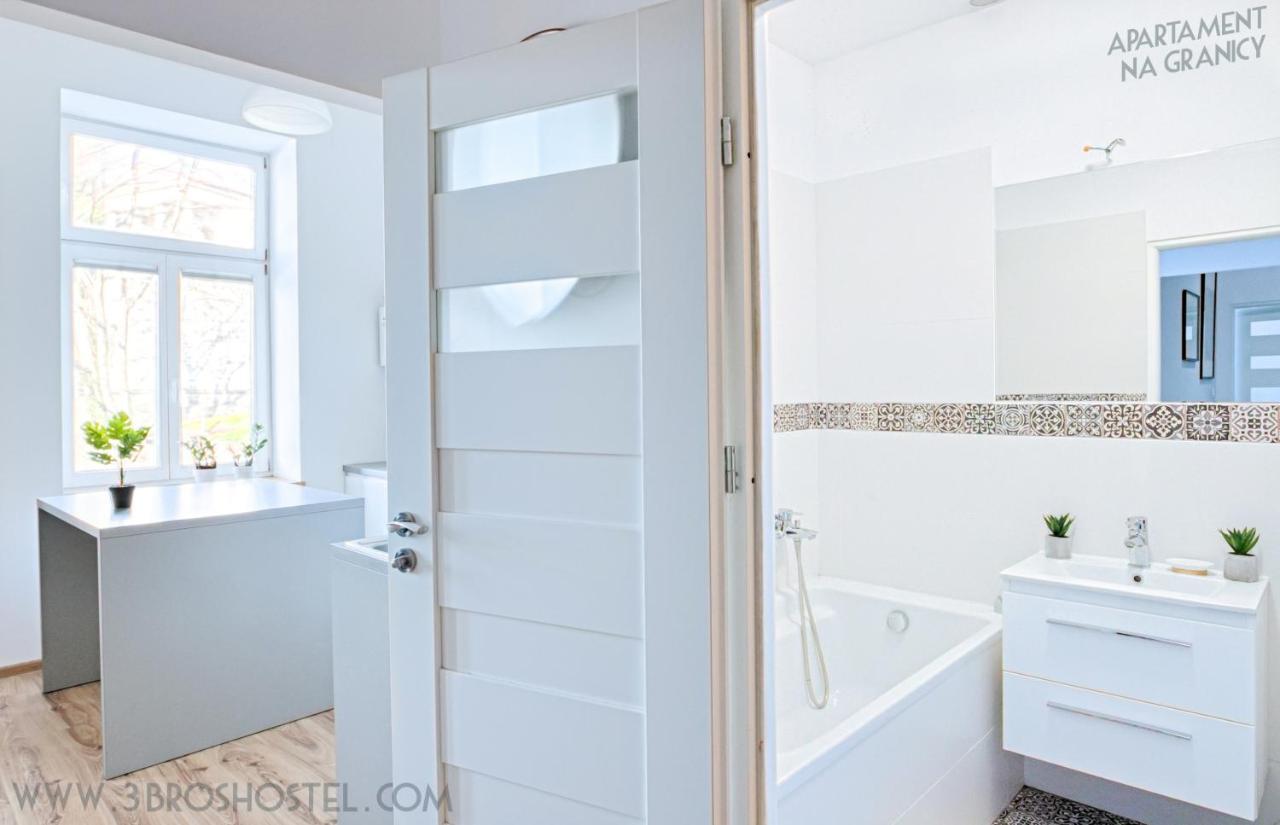 Apartament Na Granicy / Apartment On The Border Чешин Екстериор снимка