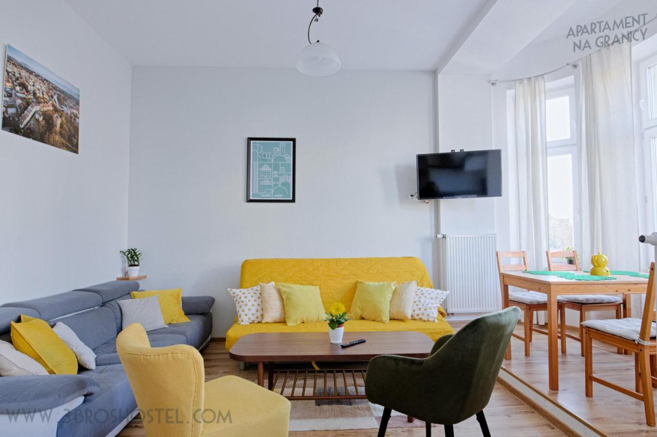 Apartament Na Granicy / Apartment On The Border Чешин Екстериор снимка