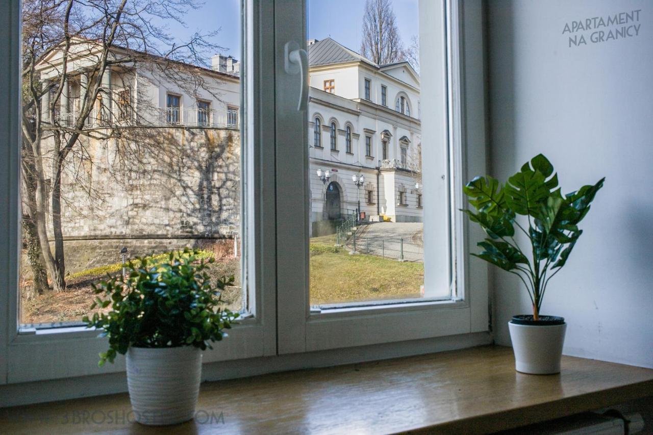 Apartament Na Granicy / Apartment On The Border Чешин Екстериор снимка