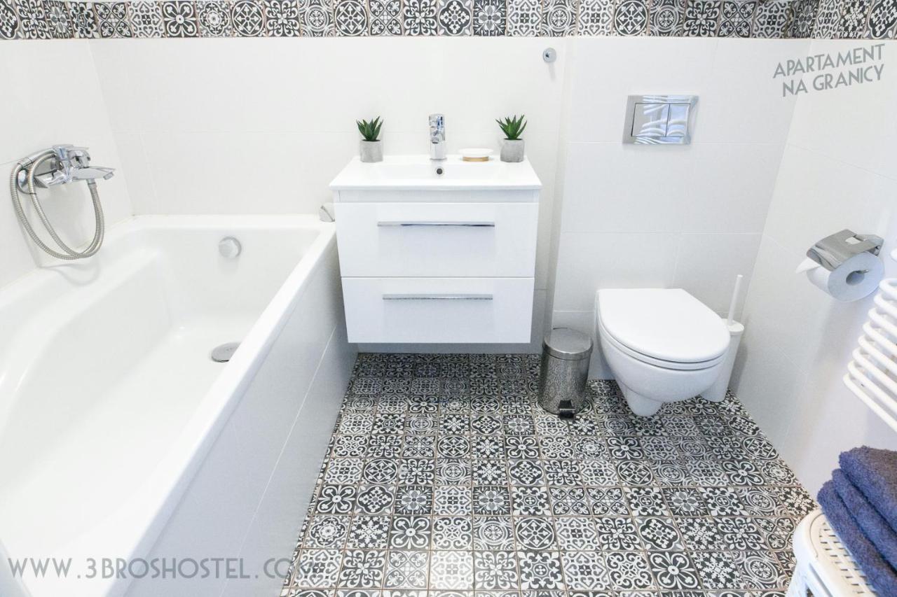Apartament Na Granicy / Apartment On The Border Чешин Екстериор снимка